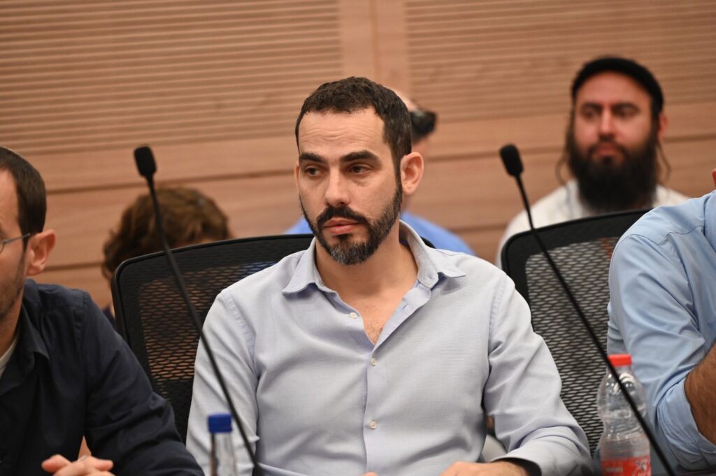 במקום הגיון הקיצוצים: המחקרים מראים כמה שווה כל שקל שתשקיע המדינה