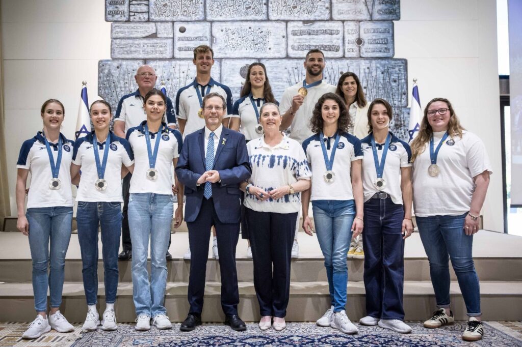 "מקור לאחדות וגאווה לאומית": הנשיא הרצוג אירח את המשלחת האולימפית ששבה מפריז