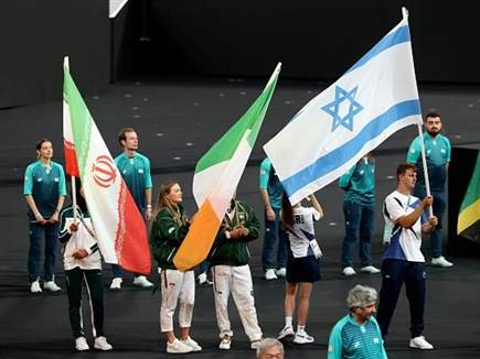 לצד איראן: דגל ישראל בטקס הסיום