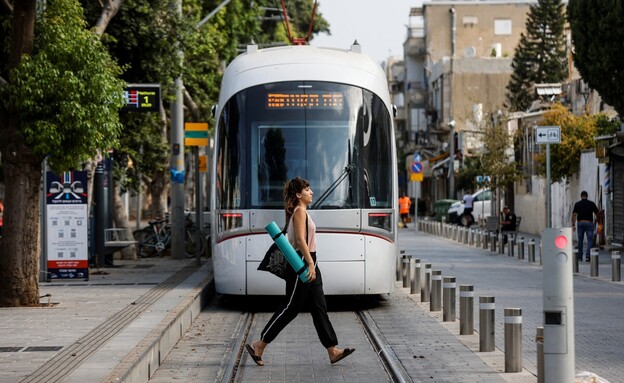 שנה לקו האדום של הרכבת הקלה, והיעד השאפתני עדיין רחוק…