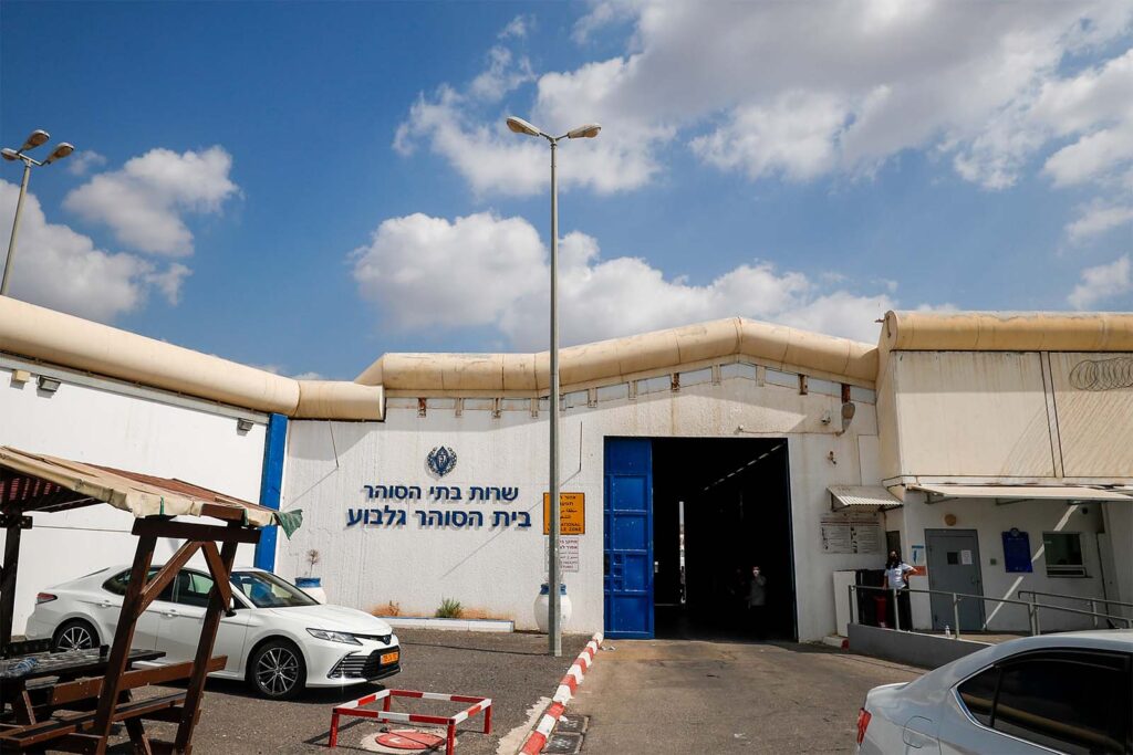 פרשת הסרסור בסוהרות: כתב אישום הוגש נגד מפקד הכלא ונגד קצין המודיעין