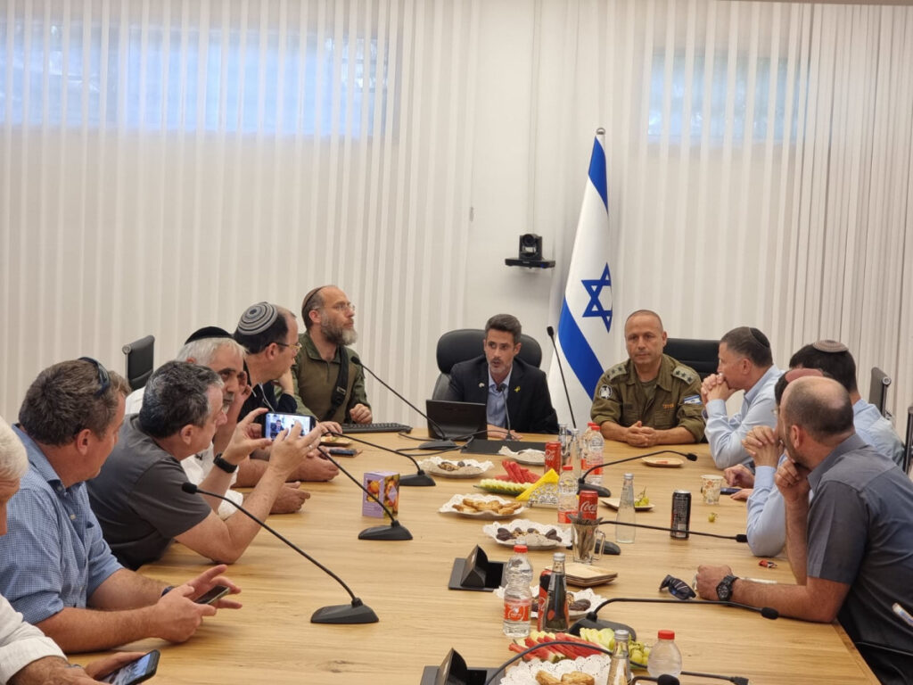 יולי אדלשטיין על סערת המעצר ועלוני החטופים: "מגבה את המשטרה"