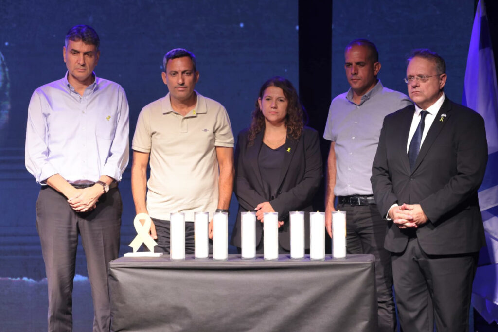שדרות ערכה טקס זיכרון ראשון לאירועי ה-7 באוקטובר