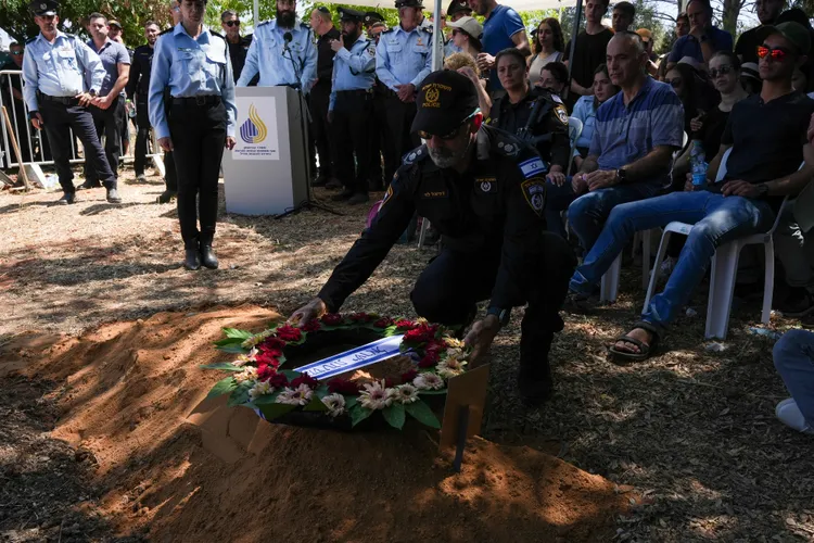 רנ"ג הדס ברנץ, שנהרגה בפיגוע הירי סמוך למעבר תרקומיא, הובאה למנוחות