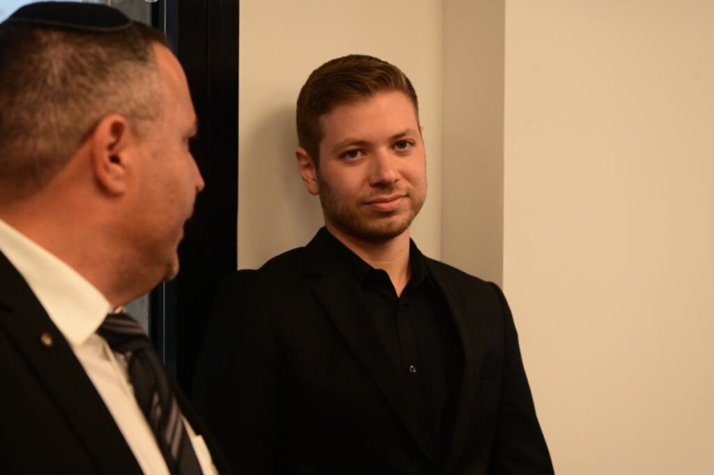 "מי לא חיסל את ראשי חמאס?": יאיר נתניהו נכנס בנפתלי בנט ולפיד