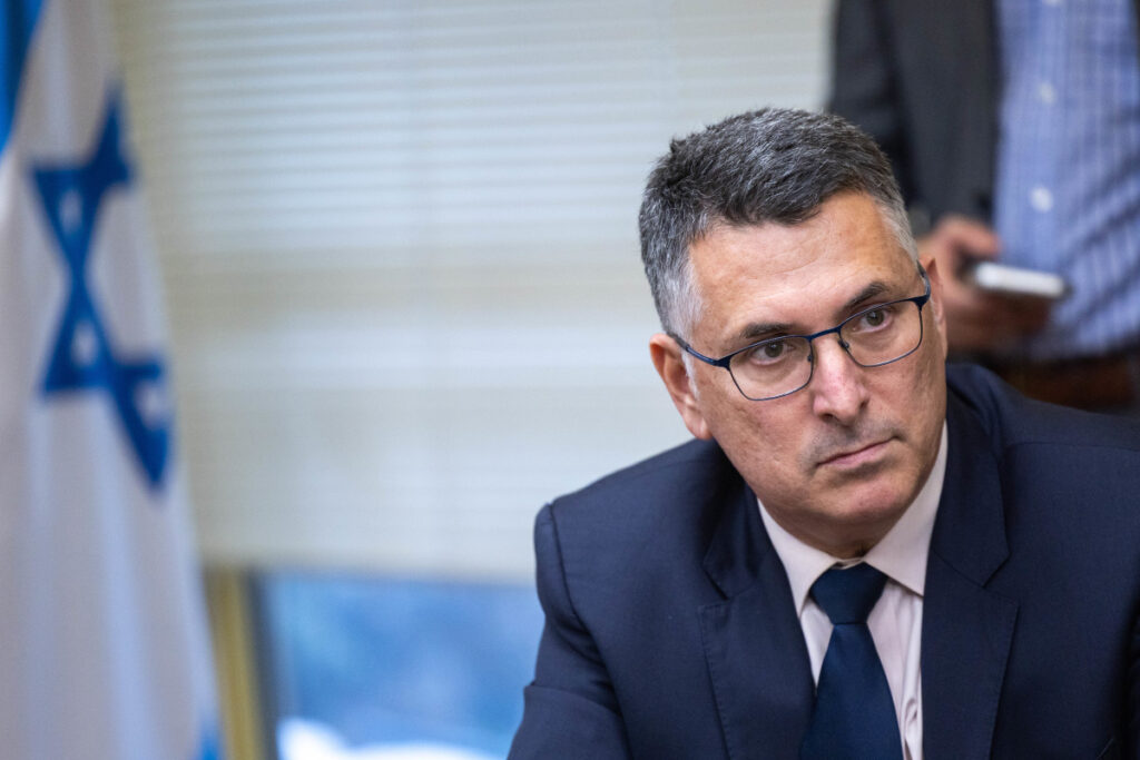 אביגדור ליברמן בדק ודחה: פרטים חדשים על המו"מ עם גדעון סער