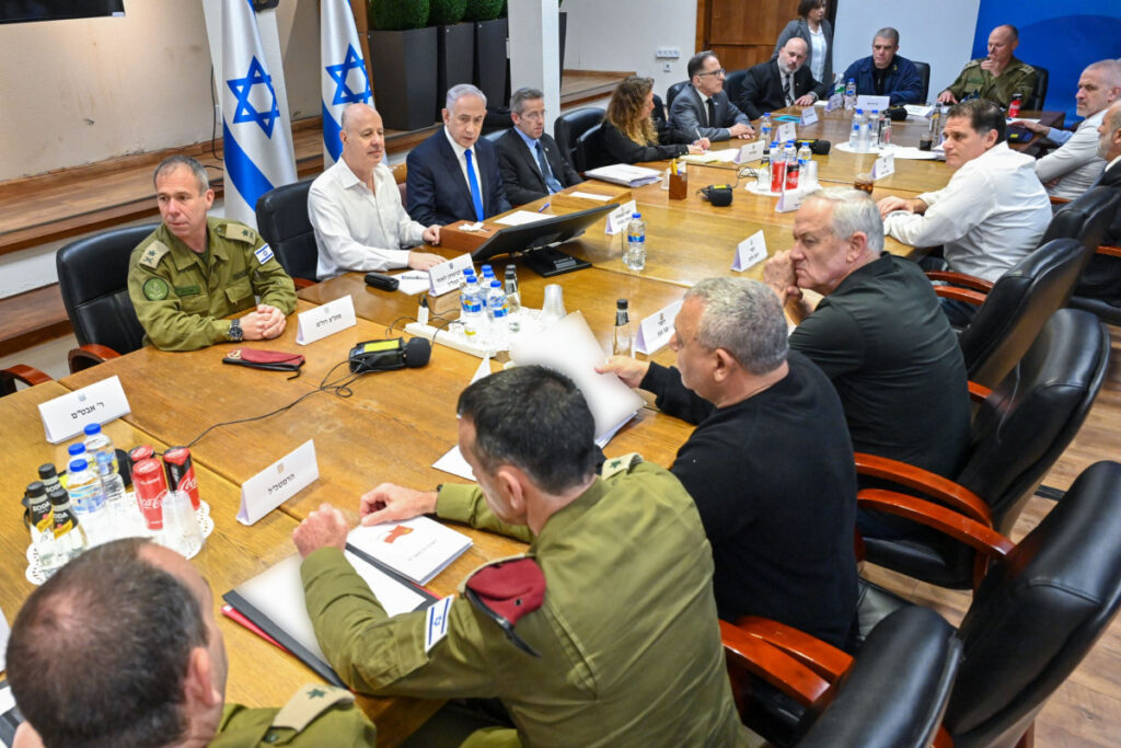 קבינט המלחמה: השרים חתמו על הסכם סודיות, ואז הדליפו שוב
