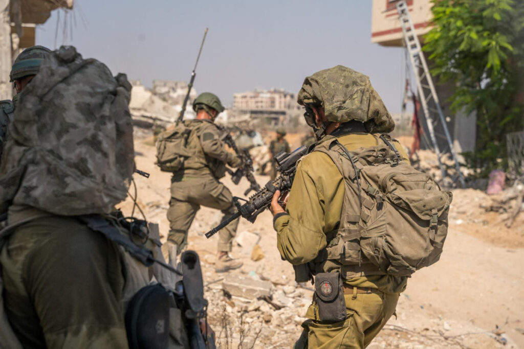 מלחמת חרבות ברזל: חיל האוויר תקף מחבלי חמאס במרכז רצועת עזה