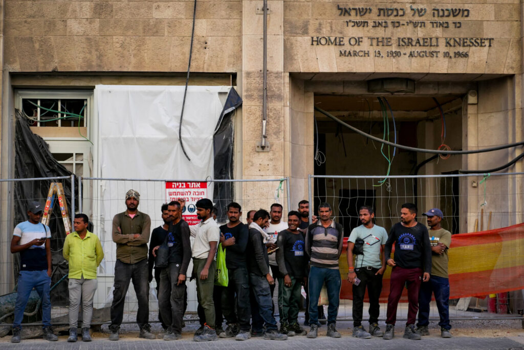 האוצר פועל לביטול נקודות הזיכוי במס הכנסה לעובדים הזרים