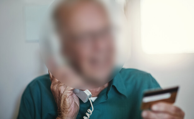 הזדהו כשוטרים ועובדי בנק – ועקצו מעל מיליון שקלים: "כל…