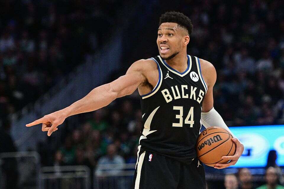 יאניס אנטטוקומפו וסטף קרי באותה קבוצה ב-NBA? "שווה לעקוב אחרי זה"