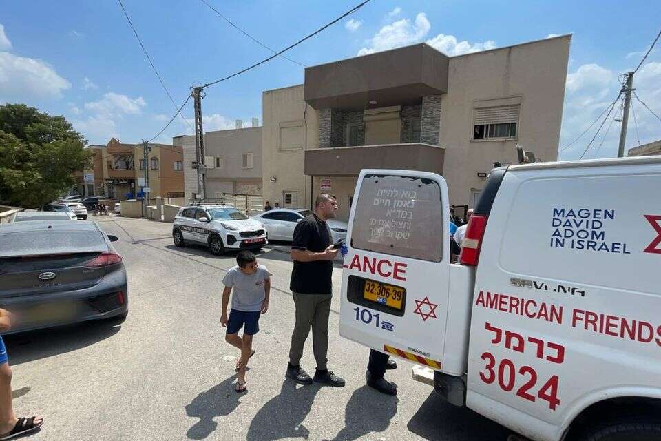 שני ילדים נפצעו קשה בתאונת דרכים בכפר מנדא