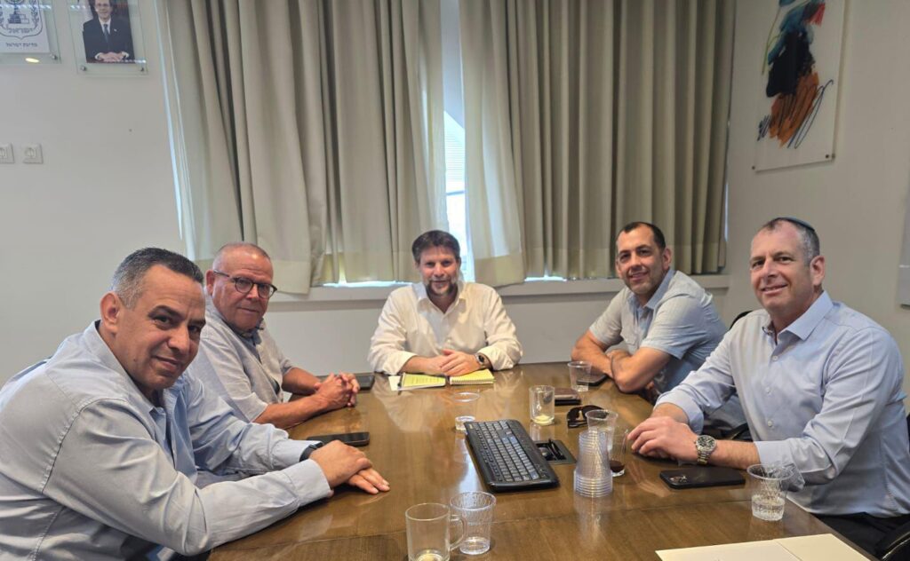 לקראת תקציב 2025: יו"ר ההסתדרות ושר האוצר נפגשו