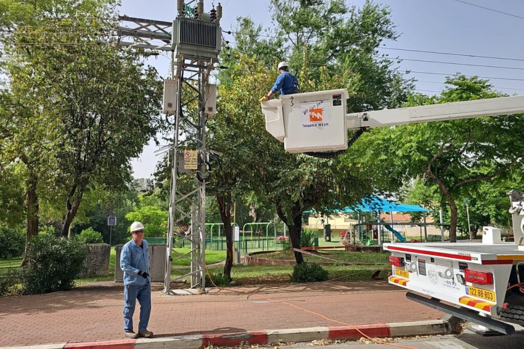 שר העבודה ירחיב לחיפה והצפון את הצו שמתיר עבודה למפעלים חיוניים בחירום