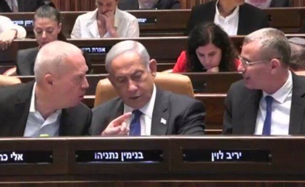 יריב לוין חוזר לשדה הקרב