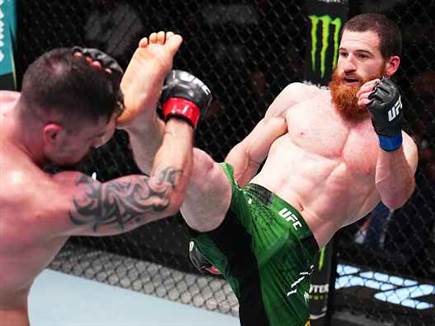 הוסיף למאזן: אשמוז רשם ניצחון שני ב-UFC
