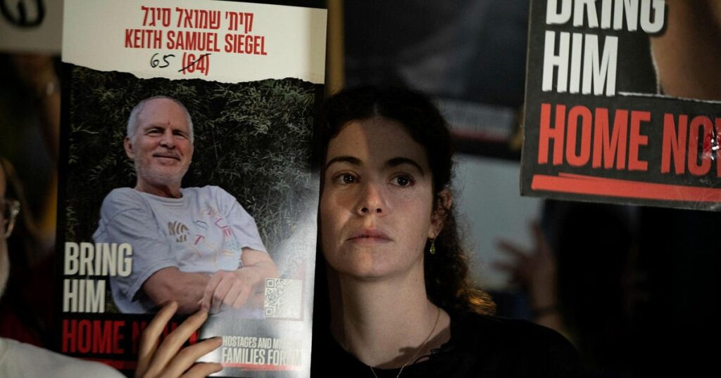שרים ישראלים המומים מצילומי בני ערובה באנדרטה ב-7 באוקטובר – חדשות ישראל