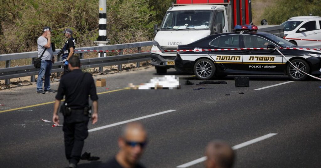 שוטר נהרג וארבעה נפצעו בפיגוע ירי בכביש מהיר בדרום ישראל – חדשות ישראל