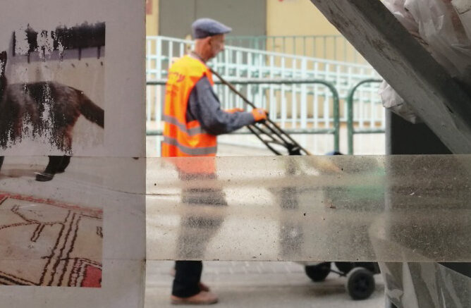 העניים ישלמו על המלחמה: משרד האוצר מקדם פגיעה בקצבאות ושכר מינימום