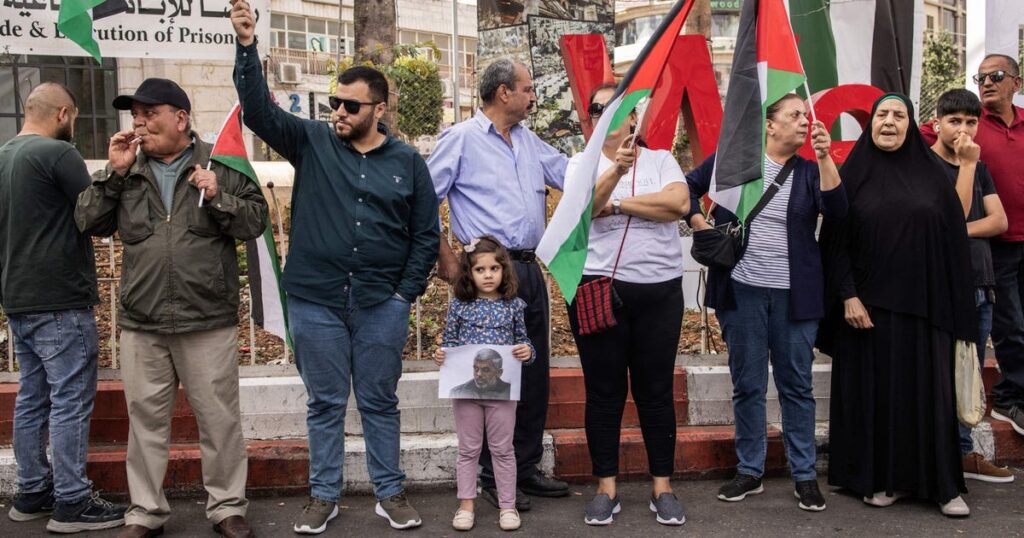 "הקריבו אותנו למען שחרור פלסטין" | תושבי עזה מפולגים לאחר מותו של מנהיג חמאס סינוואר ומקווים למנהיג שיסיים את הסבל – ישראל חדשות