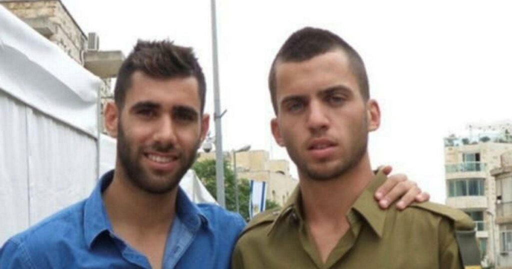"עשור לאחר מכן, האסטרטגיה זהה, ראש הממשלה לא השתנה, והחטופים עדיין בעזה" – חדשות ישראל