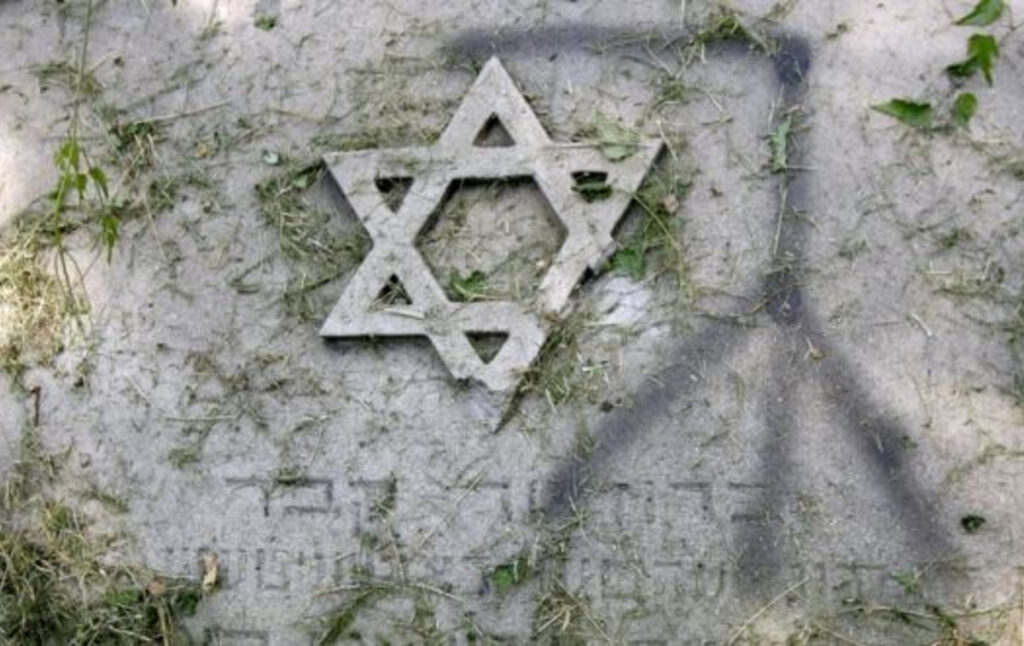 האנטישמיות החדשה: מבתי הספר בניו יורק ועד לשגרירויות באירופה