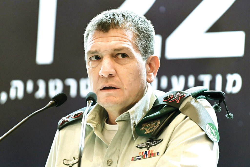 אהרון חליוה: צעירה ביקרה את ראש אמ"ן היוצא, בנו הגיב