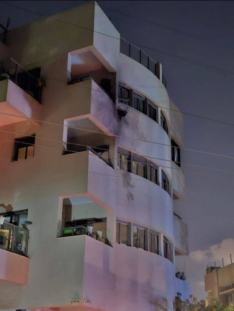 2 כטב"מים חדרו לישראל מלבנון: שברי יירוט נפלו בהרצליה ללא נפגעים