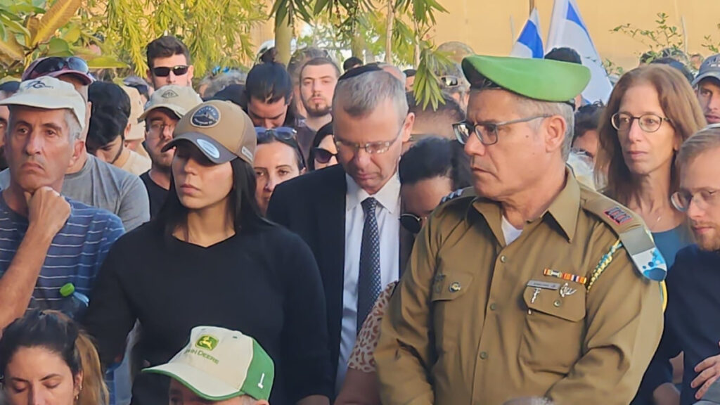 הלווייתו של רס"ר תום סגל ז"ל החלה