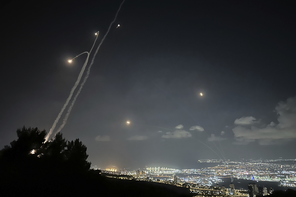 כ-40 רקטות שוגרו מלבנון לגליל העליון; כטב״ם יורט דרומית לאילת בים סוף