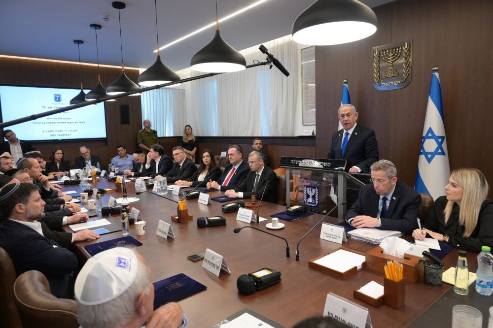נתניהו הציע לקרוא למלחמה "מלחמת התקומה", במטה משפחות החטופים התנגדו