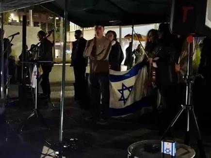 אסף ארניה: "פה בגרמניה תמיד יש את הפחד מאנטישמיות"
