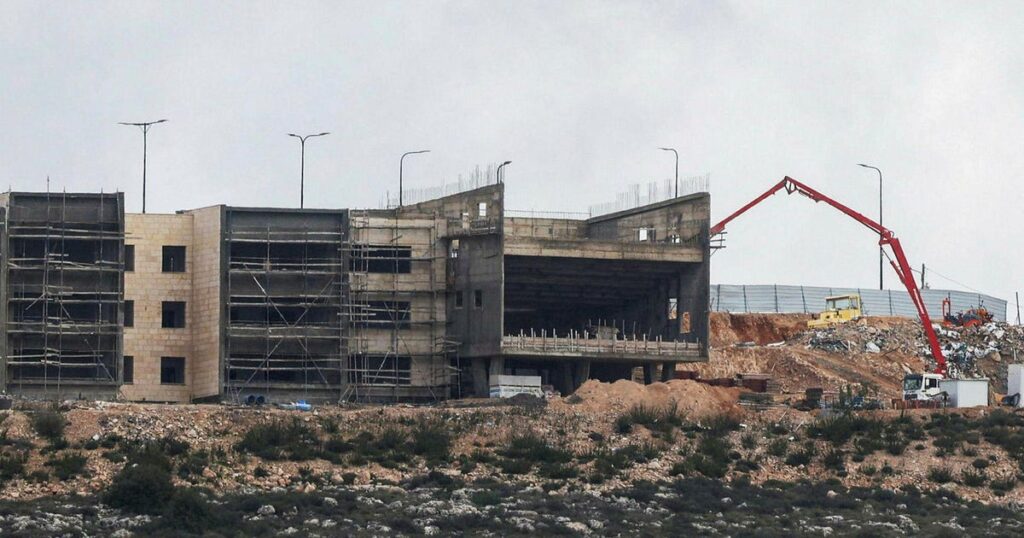 הקואליציה הישראלית בוחנת טיוטת חוק להקלת רכישת קרקעות ליהודים בגדה המערבית – ישראל חדשות