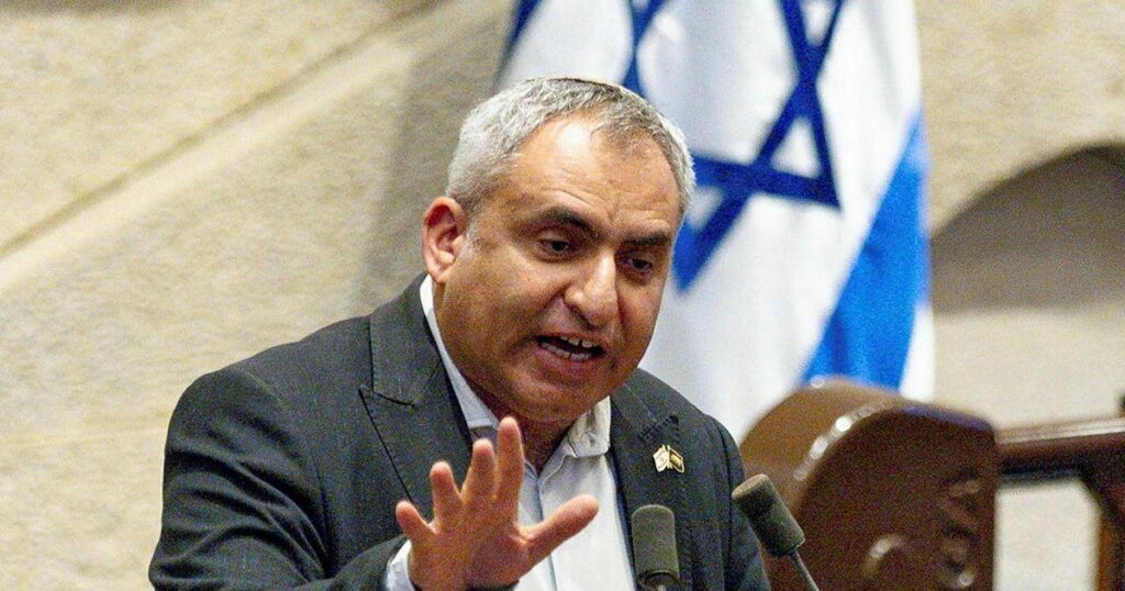המחוקק הישראלי הכופר הזה הוא משרת ידוע שמחירו הוא: תפקיד שר – דעה