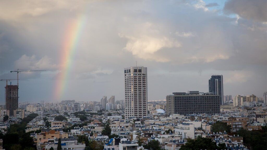 התחזית: חם ויבש, לקראת התקררות וגשם מקומי