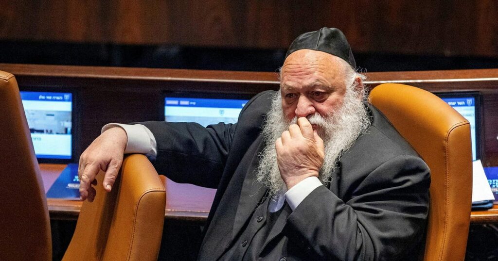 בפיטורי גלנט, נתניהו נכנע לאולטימטום החרדי – דעה
