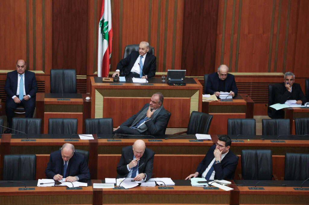 עיתון המזוהה עם חיזבאללה טוען: ההסכם המתגבש – סחיטה