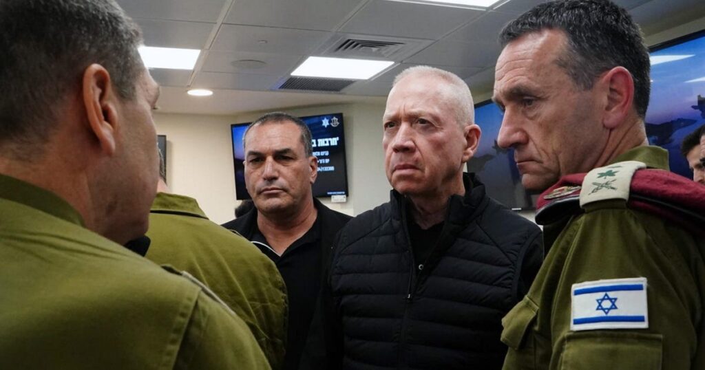 גלנט מזהיר: "השליטה הישראלית על חלוקת המזון בעזה מסתכמת בשלטון צבאי".