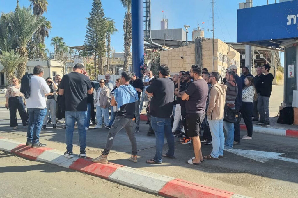עובדי החברה לשירותי איכות הסביבה פתחו בשביתה: "פגיעה ברוטלית בעובדים"