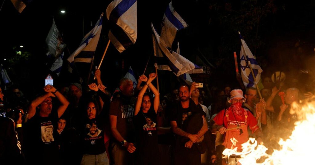 מפקד הצבא לשעבר משה יעלון קורא לאי ציות אזרחי במחאה על ממשלת נתניהו – ישראל חדשות