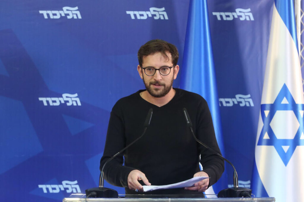 שרוליק איינהורן הוא האיש שקיבל את המסמך המודלף מאלי פלדשטיין