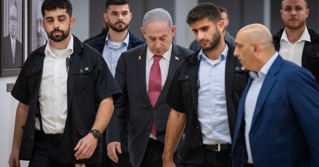 נראה שנתניהו עסוק בהכנת הגנתו. הבהלה בלשכתו ברורה – חדשות ישראל