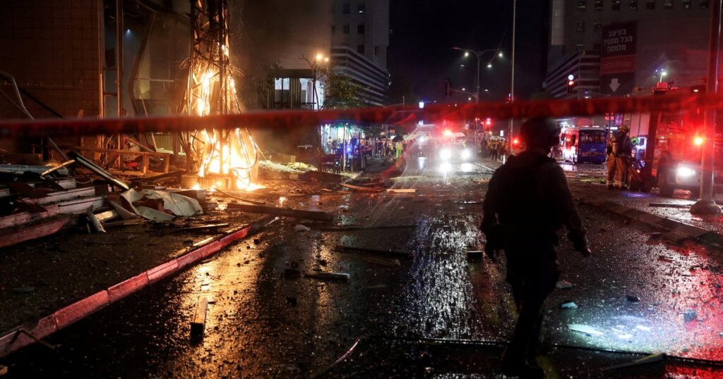 חמישה בני אדם נפצעו לאחר ירי טיל לעבר מרכז ישראל; דיווח: ישראל תוקפת את הפרבר הדרומי של ביירות – חדשות ישראל