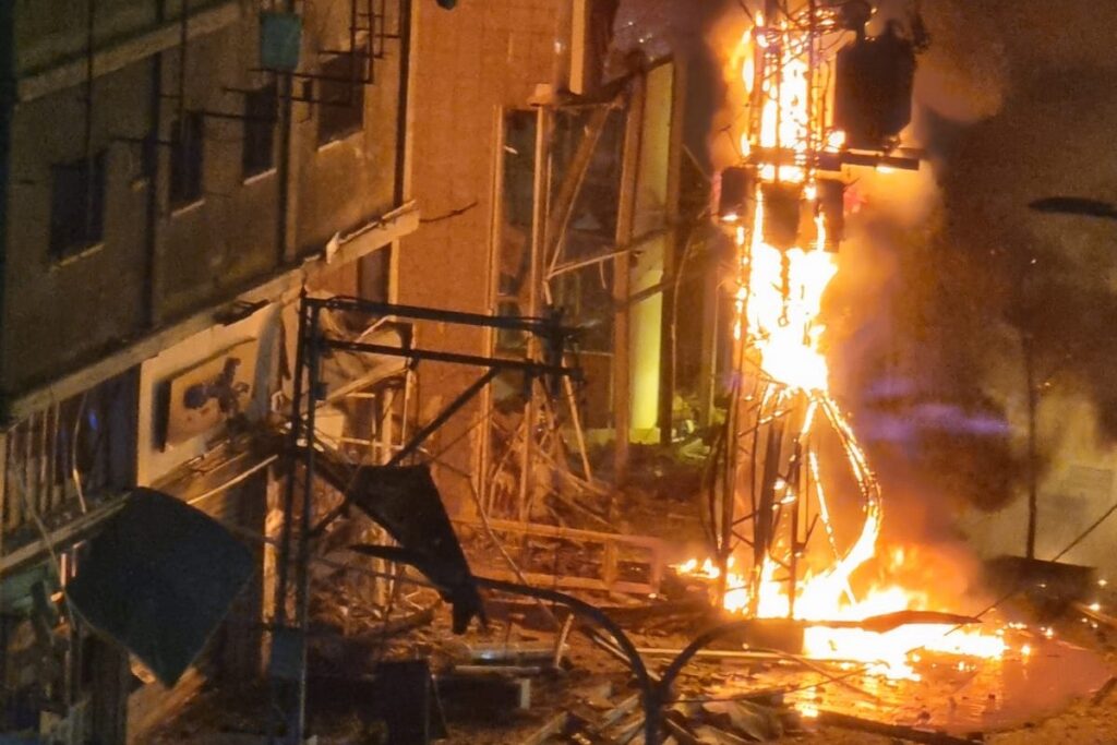 חמישה פצועים מפגיעה ישירה בבני ברק; הרוגה בשפרעם מפגיעת רקטה