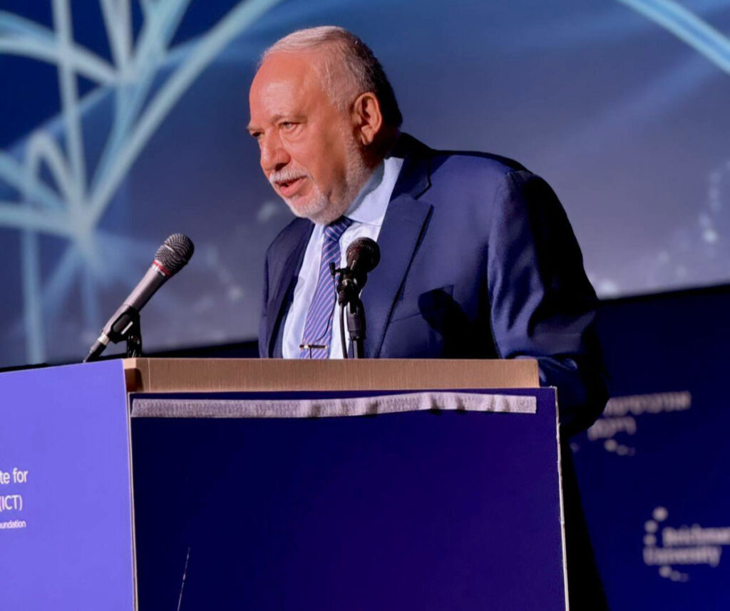 ליברמן: "אדלשטיין יפוטר"; יאיר גולן: "נתניהו שכח מה זה להיות אח שכול"