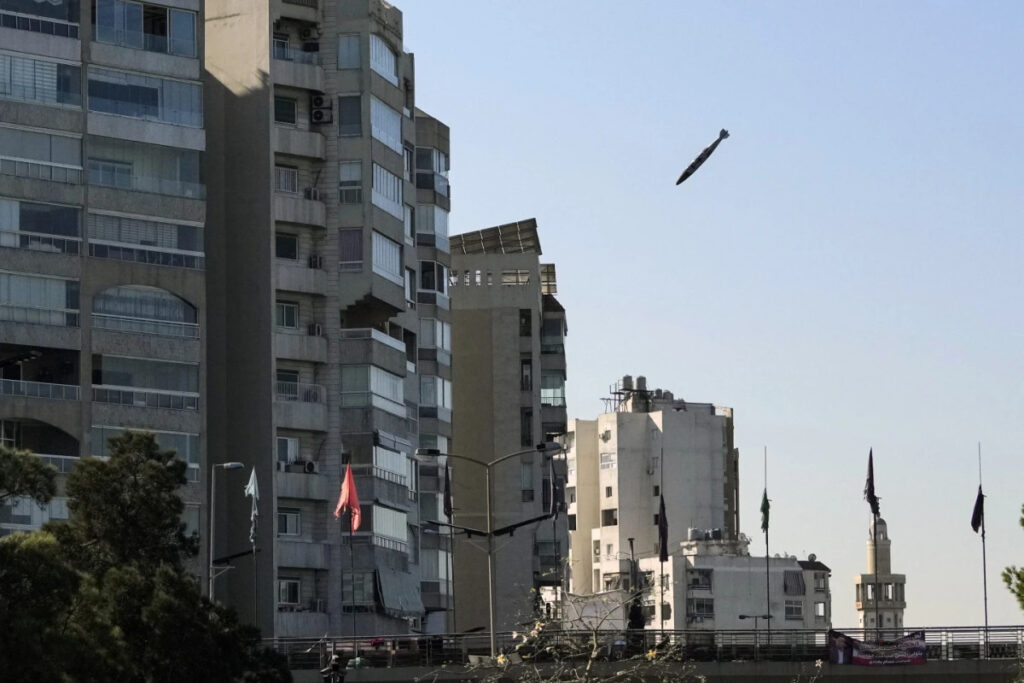 בזמן שהלבנונים מנסים להבין מה נפל עליהם – חיל האוויר ממשיך לכתוש
