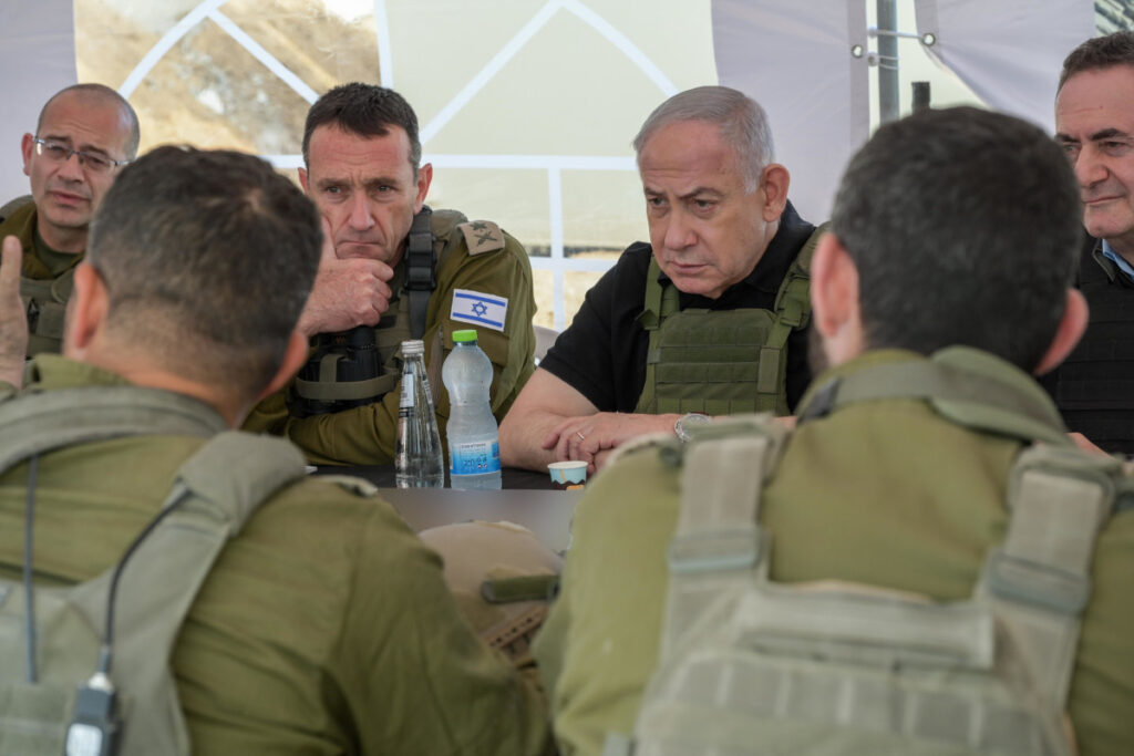 במסדרון נצרים, לצד ראש השב"כ: הצעת המיליונים של נתניהו לעזתים