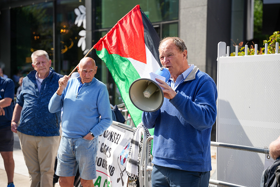"נחצו כל הקווים האדומים": השר סער הודיע על סגירת השגרירות באירלנד