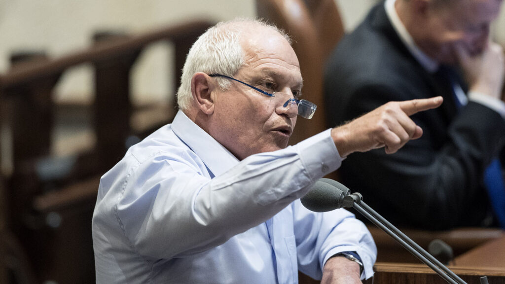 ועדת הכספים מקדמת: הגידול בהטבת המס על משיכה מהפנסיה יוקפא רק לשנה