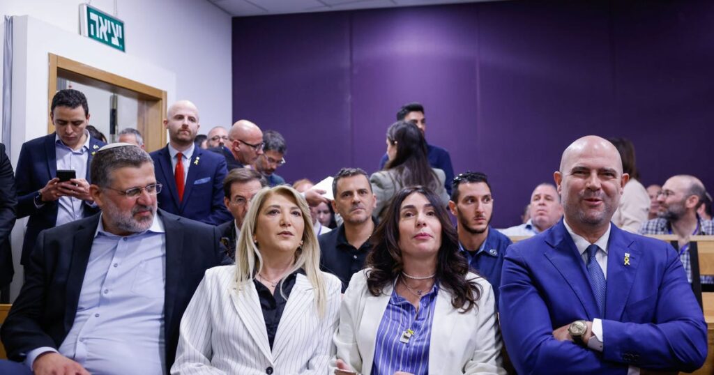 יותר מסתם תמיכה בנתניהו, מחוקקים הגיעו לשחק בבסיס – חדשות ישראל